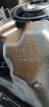 Laden Sie das Bild in den Galerie-Viewer, TOYOTA YARIS IV 4 P21 19- SCHEINWERFER LINKS VORNE LINSE KOITO K0-6 EU