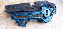 Laden Sie das Bild in den Galerie-Viewer, RENAULT CLIO 4 IV 11- KÜHLERGRILL MITTELGITTER 622563184R