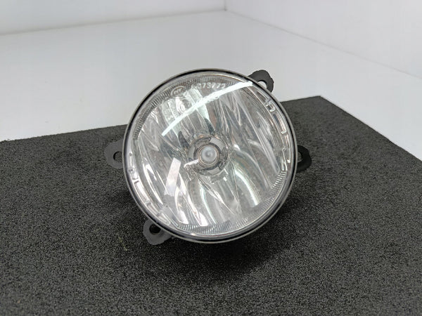 DACIA RENAULT NISSAN OPEL HALOGEN PRZECIWMGŁOWY LEWY=PRAWY H16 261500097R