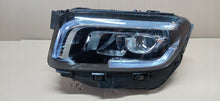 Laden Sie das Bild in den Galerie-Viewer, MERCEDES GLB A247 X247 SCHEINWERFER LINKS VORNE LED HIGH PERFORMANCE A2479061905