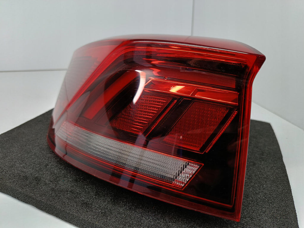VOLKSWAGEN T-ROC 17- RÜCKLEUCHTE LINKS HINTEN LED 2GA945095A