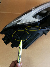 Załaduj zdjęcie do przeglądarki galerii, VOLVO XC60 II LIFT 20- LAMPA PRAWA PRZÓD PRZEDNIA MID LHD FULL LED 32342515