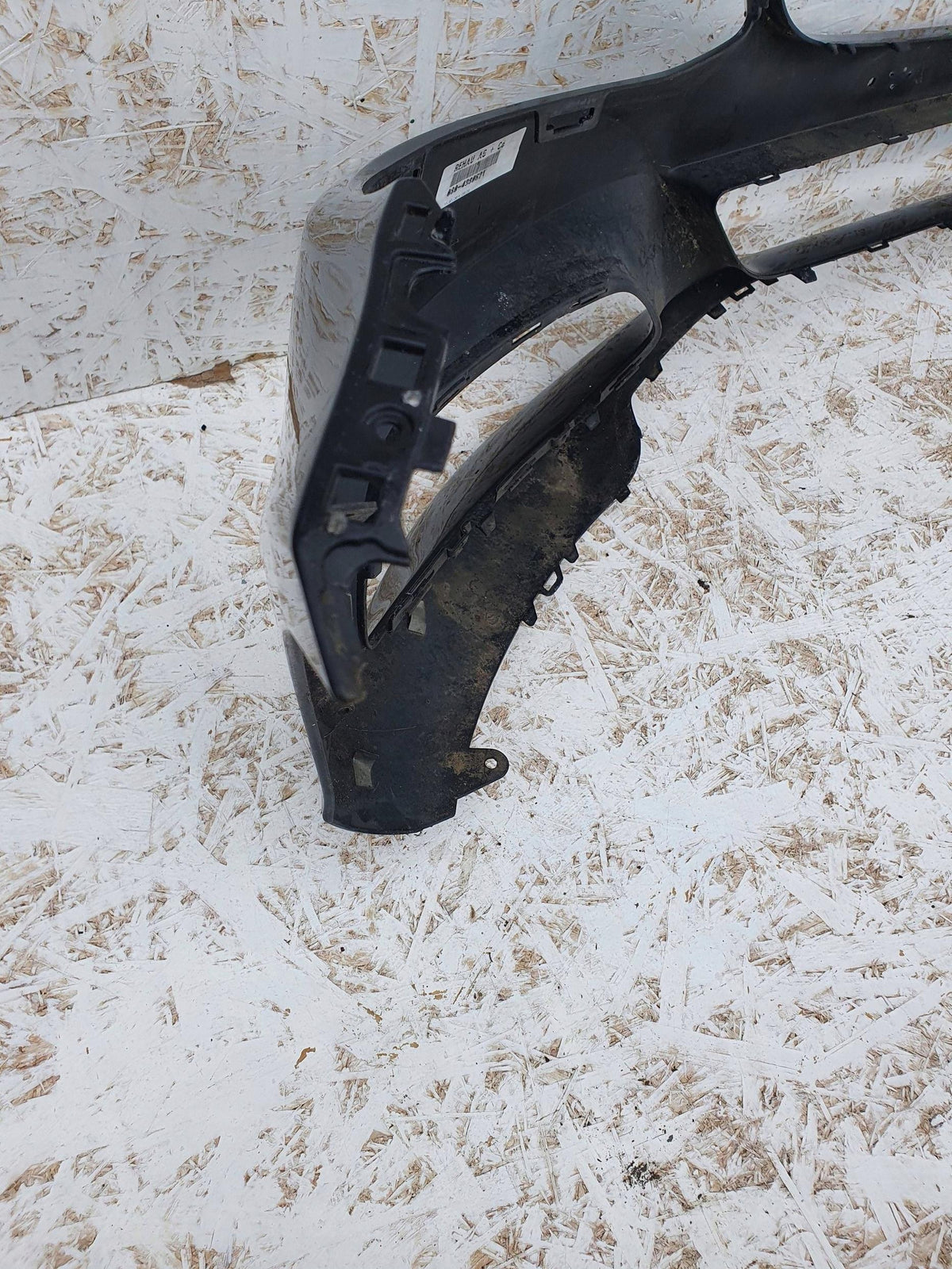 C Class 205 Front Bumper Front Without Czujników 2058800125 — photo 9 of 9