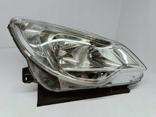 Załaduj zdjęcie do przeglądarki galerii, Opel Corsa D LIFT 11- LAMPA PRAWA PRZÓD PRZEDNIA ZWYKŁA EU 13432890