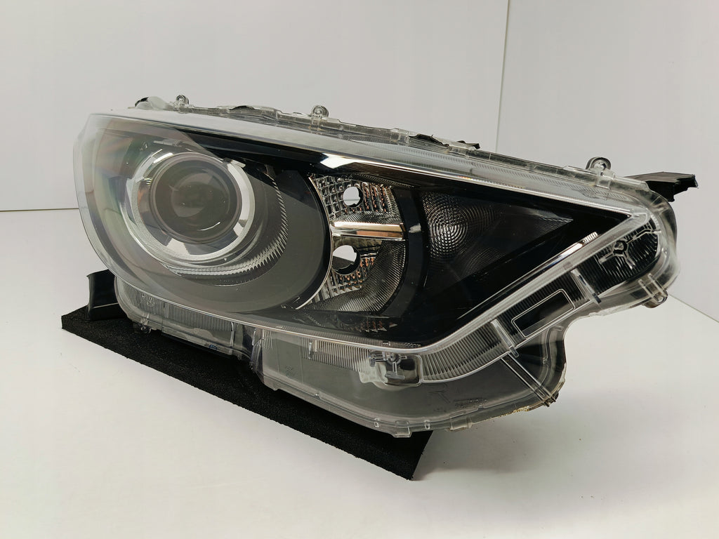 TOYOTA YARIS IV 4 P21 19-LAMPA REFLEKTOR PRAWY PRZÓD SOCZEWKA KOITO K0-6 EU
