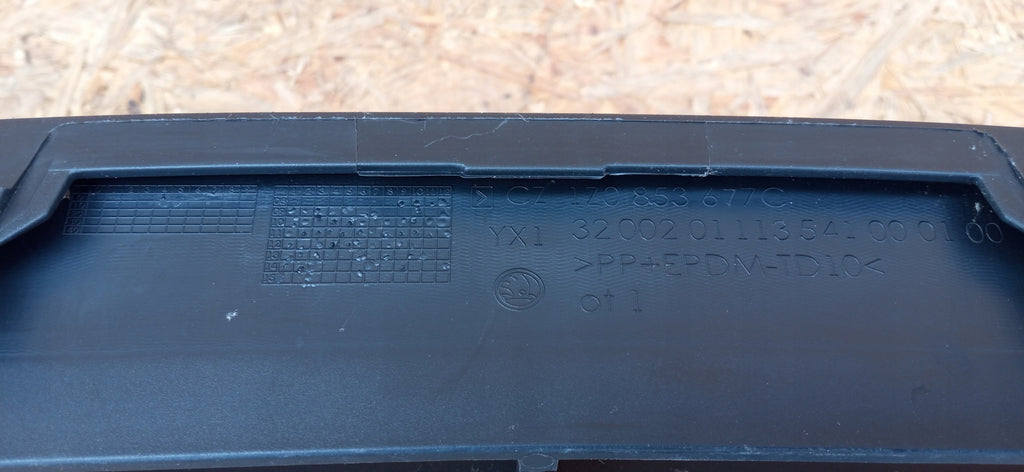 SKODA OCTAVIA II LIFT 08- ATRAPA GRILL KRATKA ZDERZAKA PRZÓD 1Z0853677C