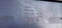 Load image into Gallery viewer, AUDI A5 8T LIFT 11- ATRAPA KRATKA ŚRODKOWA GRILL ZDERZAKA PRZÓD 8T0853651G