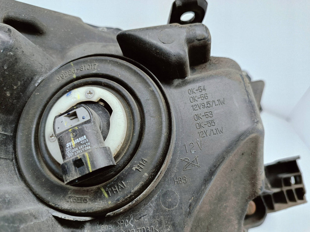 TOYOTA HILUX VIII 8 15- LAMPA REFLEKTOR LEWY PRZÓD SOCZEWKA LED KOITO 0K-56