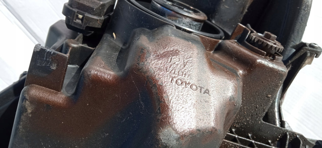 TOYOTA YARIS IV 4 19- LAMPA REFLEKTOR PRAWY PRZÓD SOCZEWKA KOITO K0-6 EU