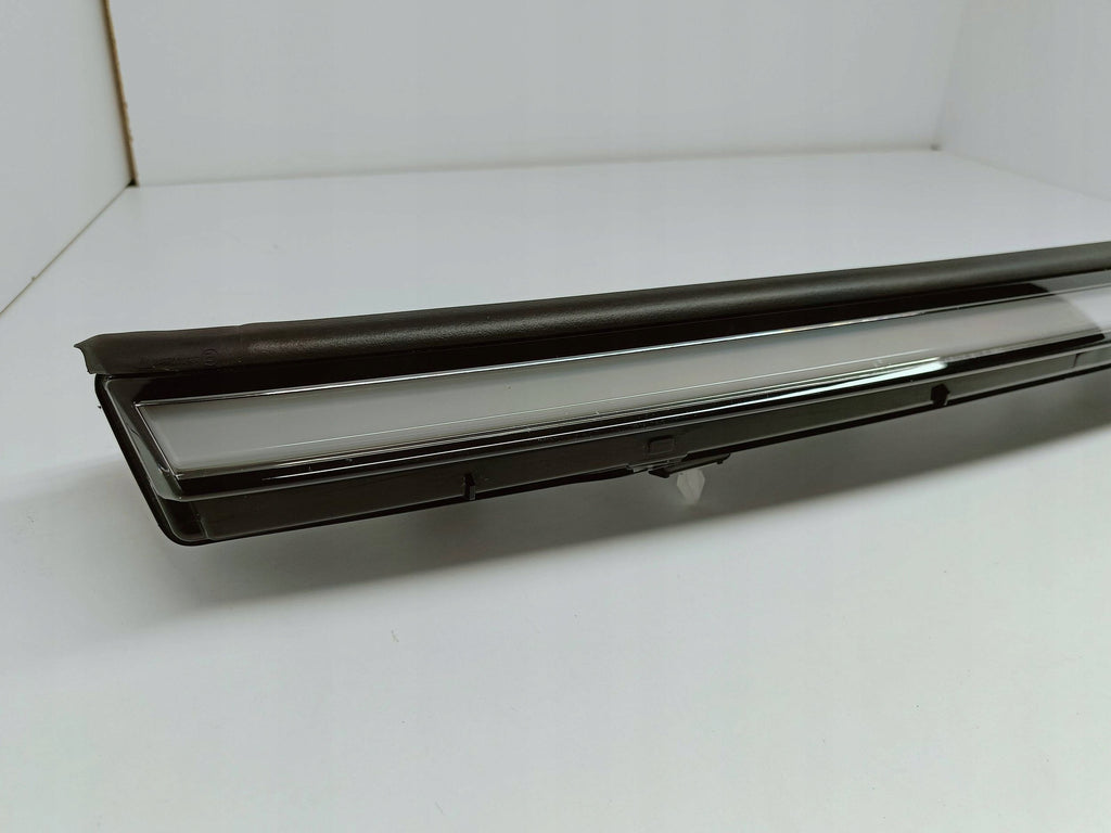 Tesla Model Y Juniper 25- LAMPA BLENDA LISTWA LED ZDERZAKA PRZÓD 203829496C