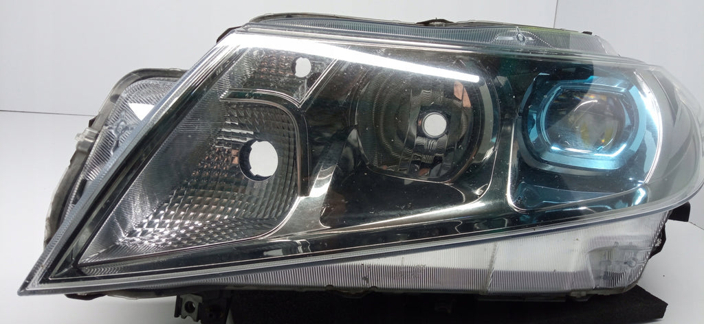 SUZUKI VITARA 3 III 15- LAMPA LEWA PRZÓD LED NIEBIESKA KOITO 100-18095