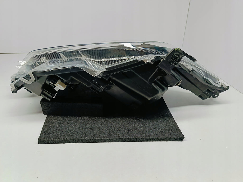 TOYOTA YARIS IV 4 P21 19- LAMPA REFLEKTOR LEWY PRZÓD SOCZEWKA KOITO K0-6 EU