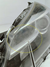 Laden Sie das Bild in den Galerie-Viewer, Toyota Yaris III LIFT 14- LAMPA LEWA PRZÓD PRZEDNIA SOCZEWKA KOITO 0D-160