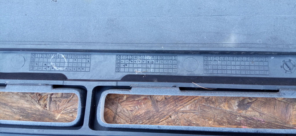 VOLKSWAGEN UP UP! 11- KÜHLERGRILL STOSSFÄNGER VORNE 1S0853677E