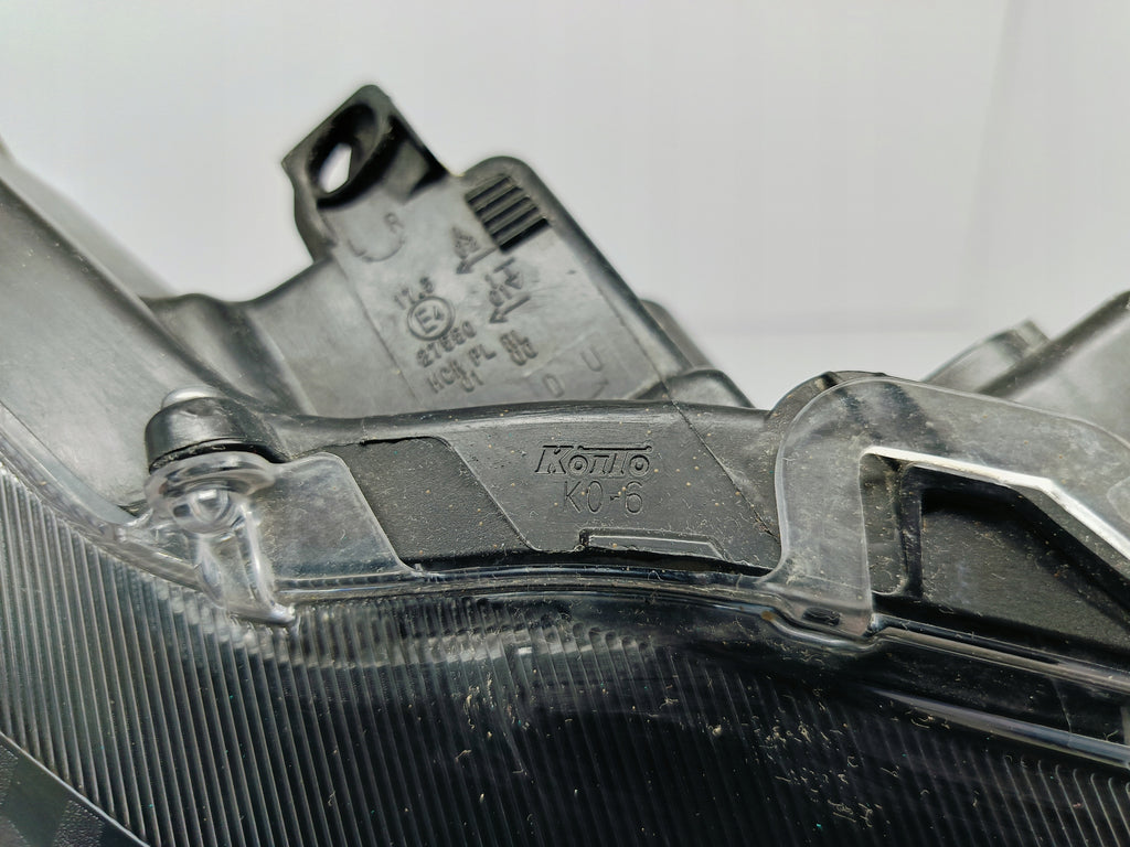 TOYOTA YARIS IV 4 P21 19-LAMPA REFLEKTOR PRAWY PRZÓD SOCZEWKA KOITO K0-6 EU