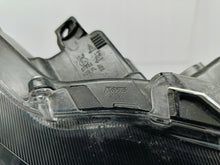 Load image into Gallery viewer, TOYOTA YARIS IV 4 P21 19-LAMPA REFLEKTOR PRAWY PRZÓD SOCZEWKA KOITO K0-6 EU