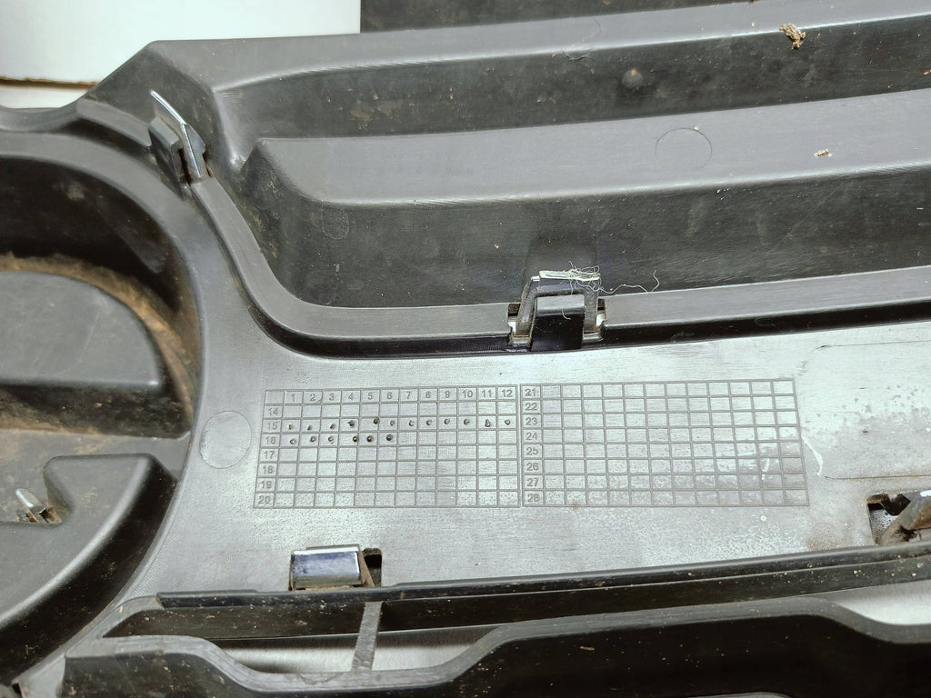 Opel Karl 15- KÜHLERGRILL STOSSFÄNGER VORNE CHROM 94514486
