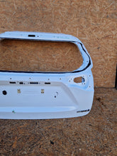 Laden Sie das Bild in den Galerie-Viewer, TOYOTA YARIS CROSS 20- HECKKLAPPE HINTEN