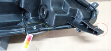 Załaduj zdjęcie do przeglądarki galerii, TOYOTA YARIS IV 4 19- LAMPA REFLEKTOR PRAWY PRZÓD SOCZEWKA KOITO K0-6 EU