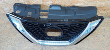 Laden Sie das Bild in den Galerie-Viewer, NISSAN QASHQAI II J11 LIFT 17- KÜHLERGRILL STOSSFÄNGER VORNE DS0742001