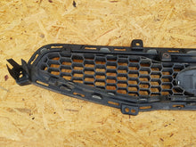 Laden Sie das Bild in den Galerie-Viewer, KIA PICANTO II 11- KÜHLERGRILL STOSSFÄNGERGITTER VORNE 86351-1Y000