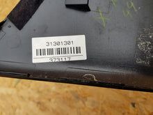 Laden Sie das Bild in den Galerie-Viewer, VOLVO V40 XC40 12- BLENDA LISTWA KLAPY BAGAŻNIKA TYŁ 31301301
