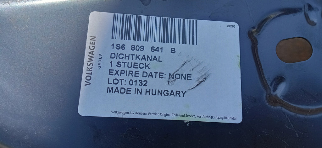 UP MII CITIGO 12- KANAŁ LEWY TYŁ MOCOWANIE LAMPY OKULAR 1S6809641B