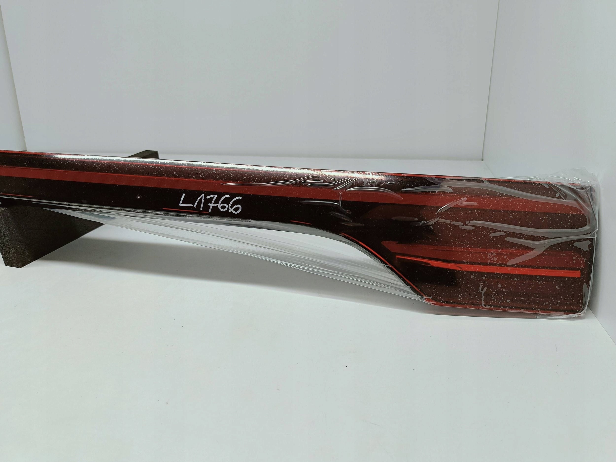 Lampa tylna w klapie Tył Mercedes-Benz EQC A2939061801