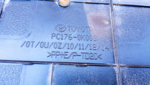Laden Sie das Bild in den Galerie-Viewer, TOYOTA HILUX VIII 15- HECKBUMPER HINTEN TRITTSTUFE MITTE PC176-0K00S