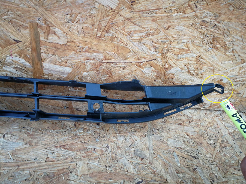 OPEL CORSA E 14- ATRAPA KRATKA DOLNA GRILL ZDERZAKA PRZÓD 13432002