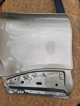 Laden Sie das Bild in den Galerie-Viewer, RENAULT KADJAR 15- HINTEN RECHTE TÜR HINTEN 821525757R