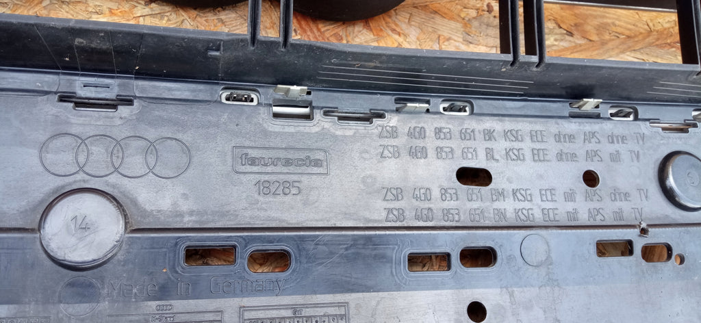 AUDI A6 C7 LIFT 14- KÜHLERGRILL MITTE STOSSSTANGE VORNE 4G0853651BP