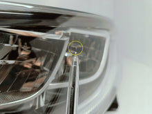 Laden Sie das Bild in den Galerie-Viewer, TOYOTA YARIS IV 4 19- SCHEINWERFER LINKS VORNE VOLL-LED KOITO K0-8 EU