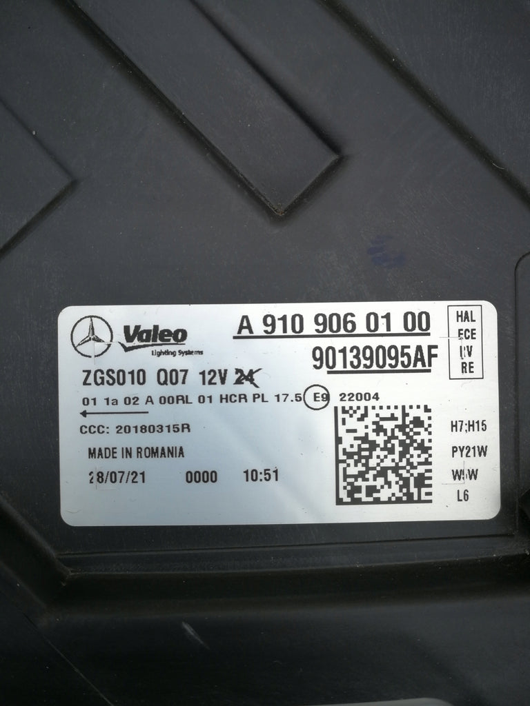 MERCEDES BENZ SPRINTER W910 18- LAMPA PRAWA PRZÓD H7 H15 A9109060100