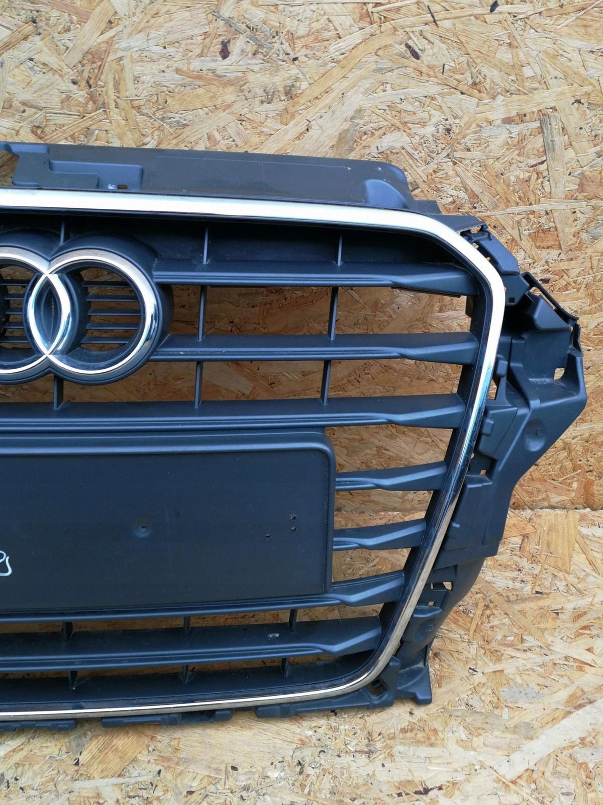 Audi A3 8V 13- Kühlergrill Stossstange Vorne 8V3853651 — Foto 3 von 12